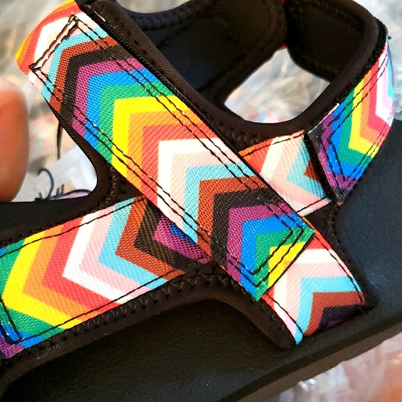 GLSEN Pride Black Adult Adventure Size 8 Women's or Men's 6 - Picture 5 of 7